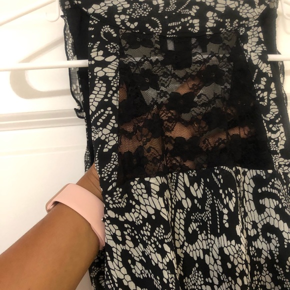 Georgette with lace work - Picture 3 of 4